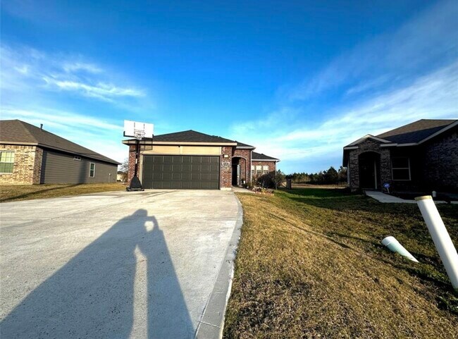 Building Photo - 844 Rd 5109