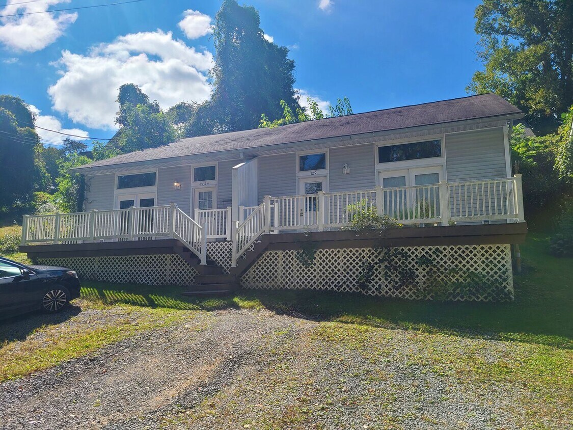 Primary Photo - 3 br, 2 bath House - 131 Springbrook Street