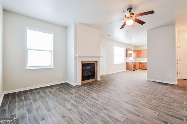 Foto del edificio - 8904 Crestview Cir