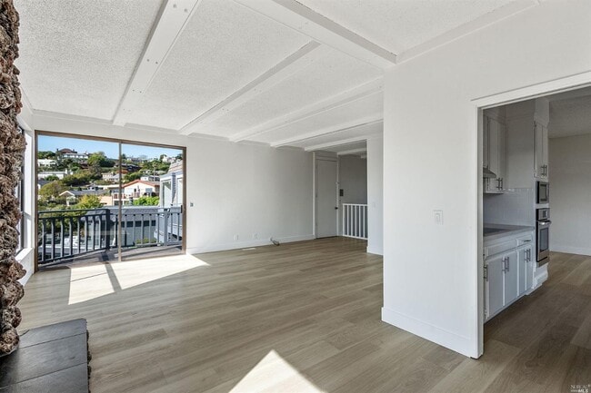 Foto del edificio - 15 Linda Vista Ave