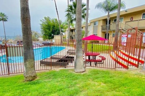 SWIMMING POOL - La Mesa Highview Apartments
