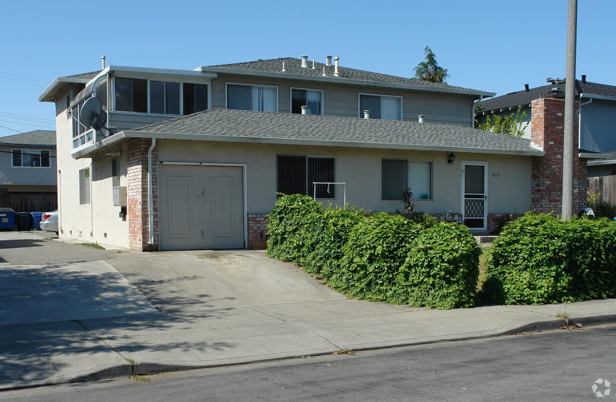 Primary Photo - 652 Azara Pl