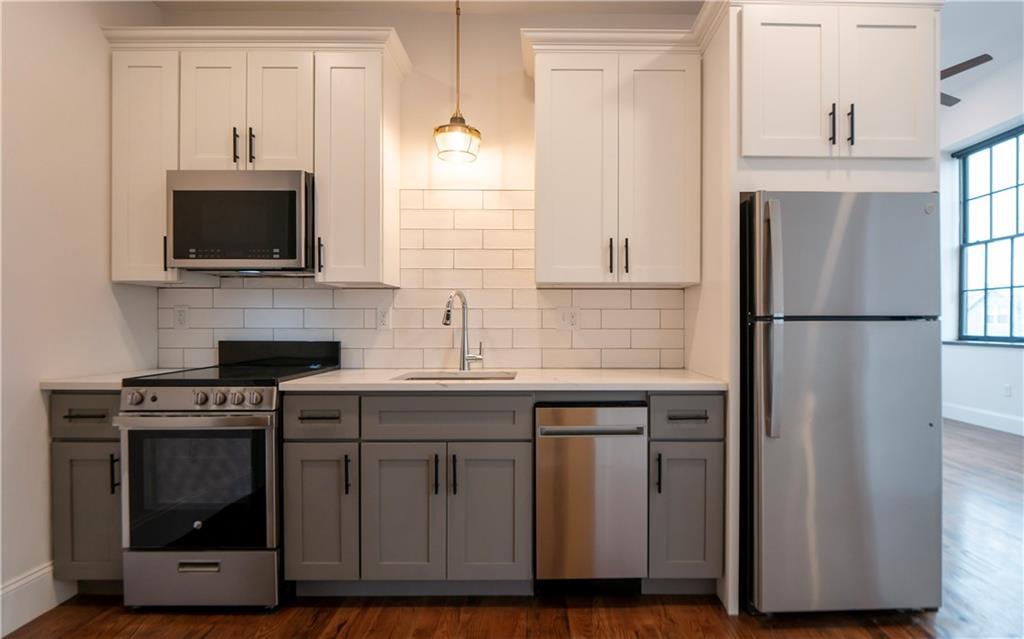 Primary Photo - 15 Cranston Ave