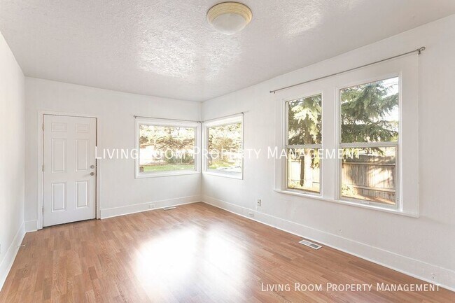 Building Photo - Two Story Bungalow with Bonus Loft Room
