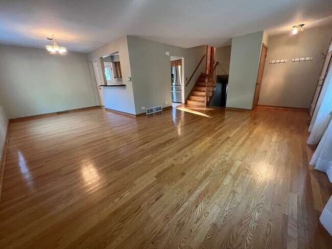 Building Photo - 212 S Princeton Ave