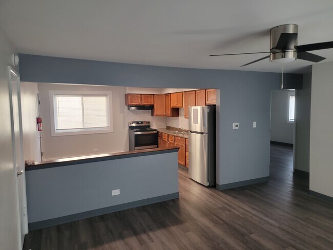 Building Photo - 10339 McVicker Ave