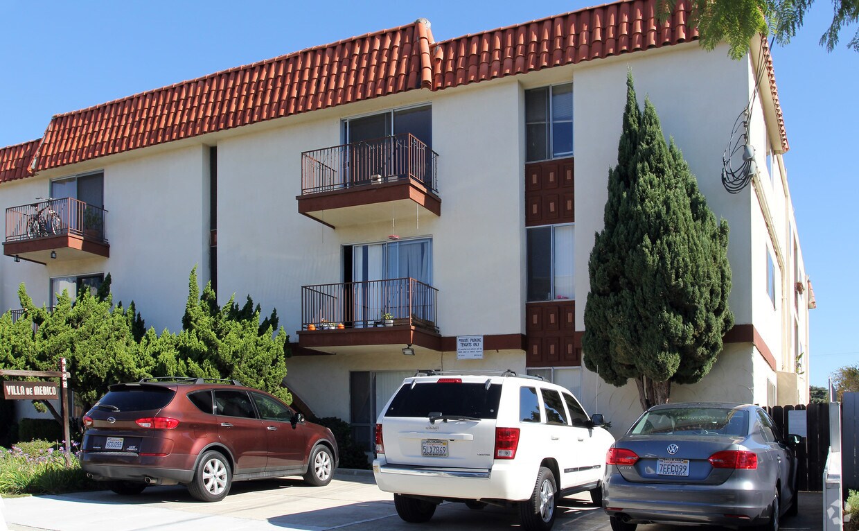 Building Photo - Villa De Medico