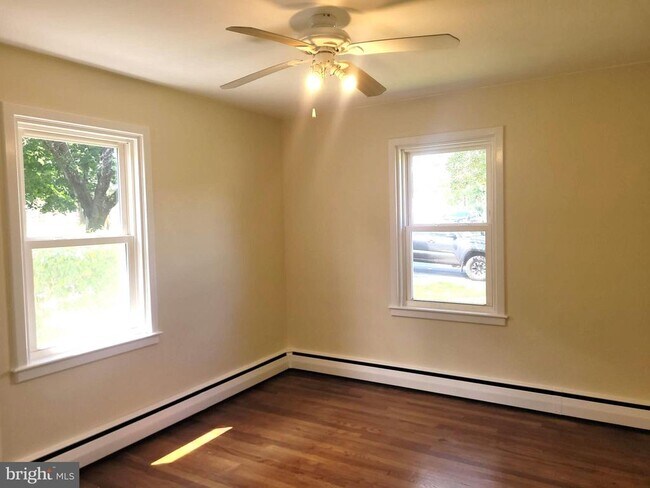 Foto del edificio - 2747 Cedarhurst Rd