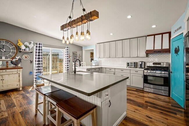 Foto del edificio - 2072 Lonnie Ln