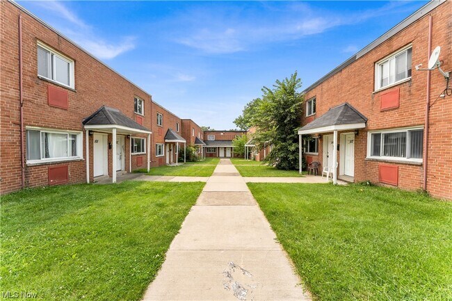 Building Photo - 4812 Lee Rd