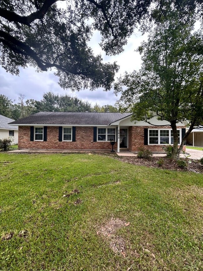 Building Photo - Newly Remodeled Home in the Heart of Baton...