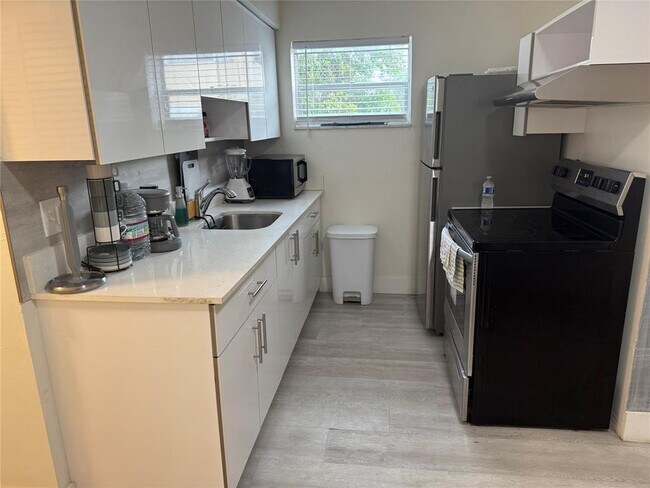 Foto del edificio - 1638 Plunkett St