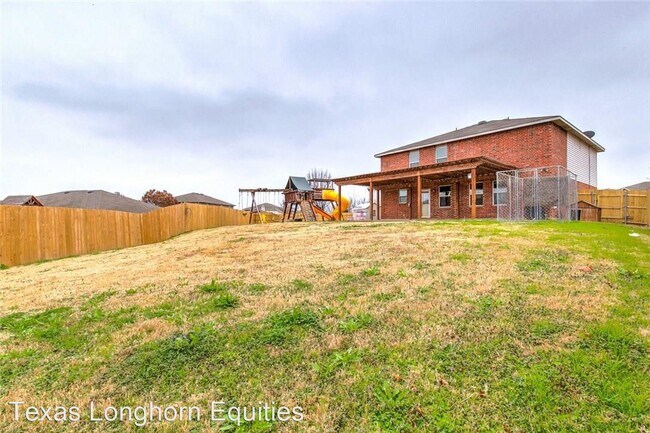 Building Photo - 4 br, 2.5 bath House - 940 Mosaic Dr.
