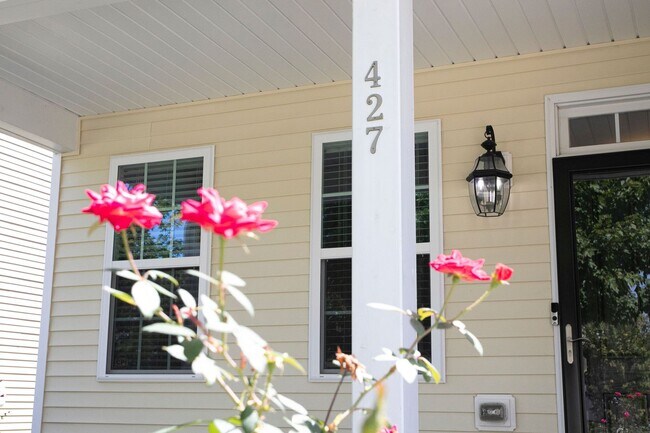 Building Photo - 427 Stapleford Ln