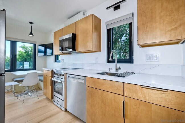 Foto del edificio - 747 Armada Terrace