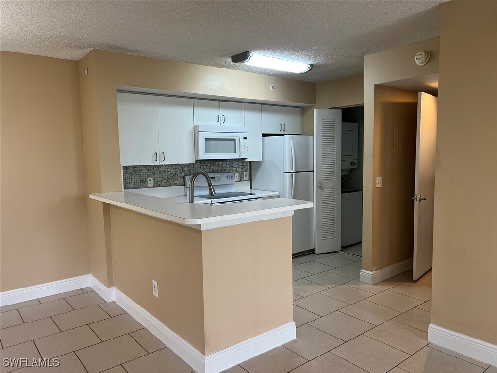 Primary Photo - 1150 Wildwood Lakes Blvd