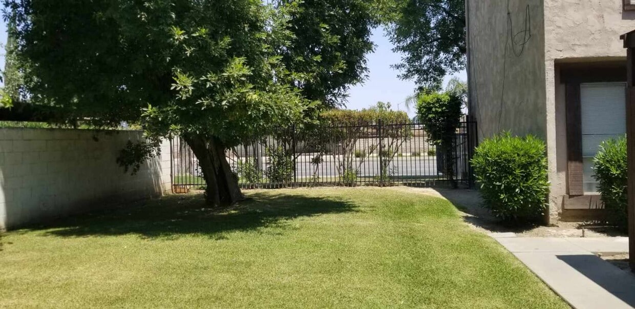 Primary Photo - 2617 Pinon Springs Circle #D