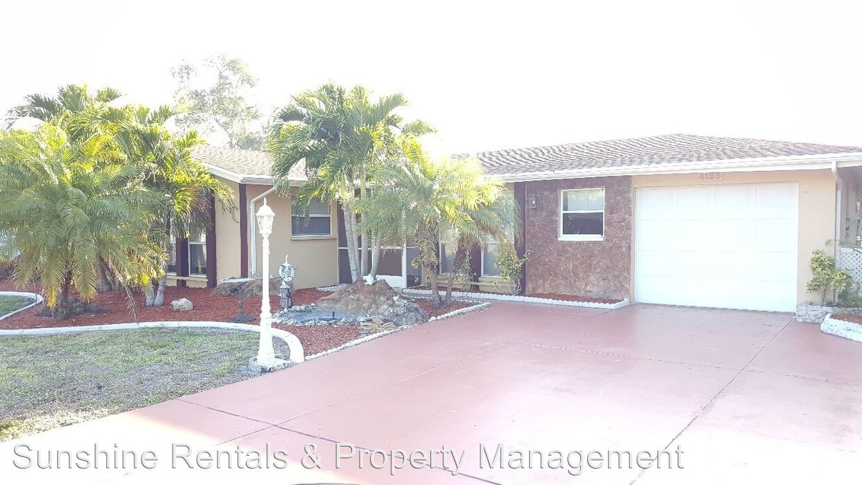 Primary Photo - 3 br, 2 bath House - 4123 SE 3rd Ave