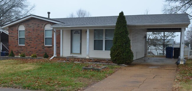 Foto del edificio - Coming Soon! 3 bed 1 bath in Fenton