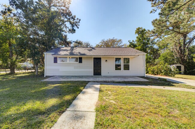 Building Photo - 3105 Matipan Ave
