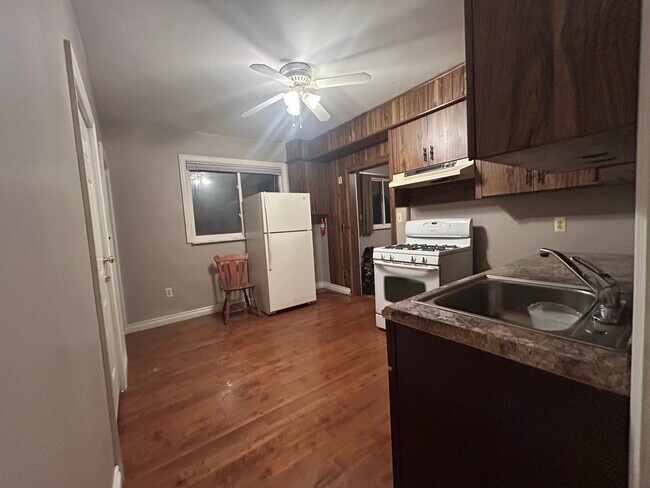 Building Photo - 3191 Belmont St