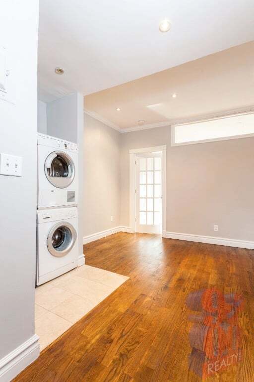 Foto del edificio - 213 E 26th St