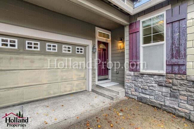 Building Photo - Bright & Spacious 3-Bedroom Hillsboro Home Backing to Green Space!