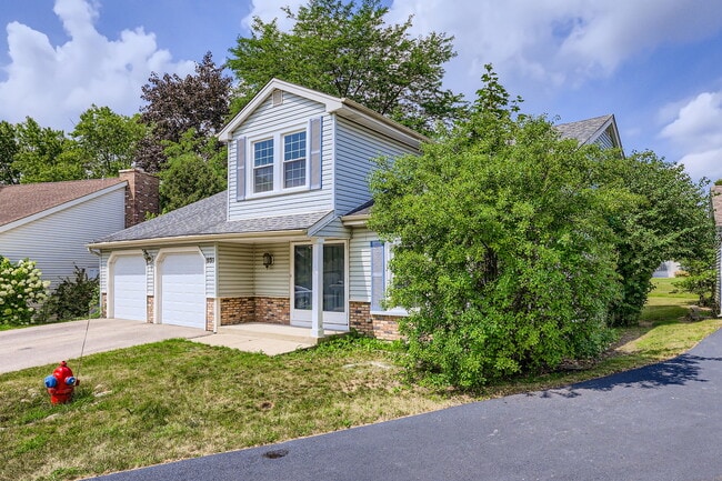 Building Photo - 651 White Ct