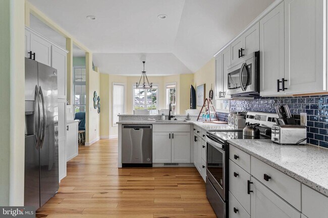 Foto del edificio - 298 Lakeside Dr