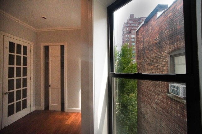 Building Photo - 9 W 103rd St
