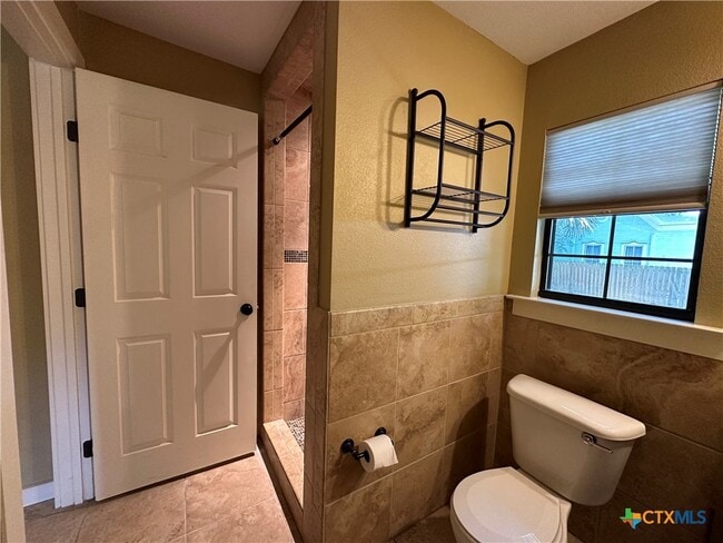 Foto del edificio - 818 W Hopkins St