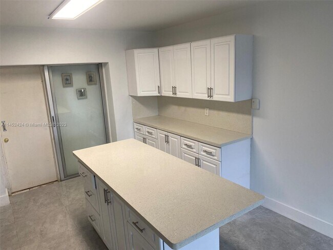 Foto del edificio - 9244 Broad Manor Rd