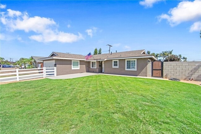 Building Photo - 5892 Meadowlark Dr