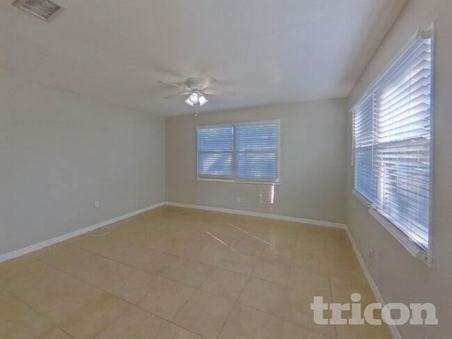 Building Photo - 5551 82nd Ave N