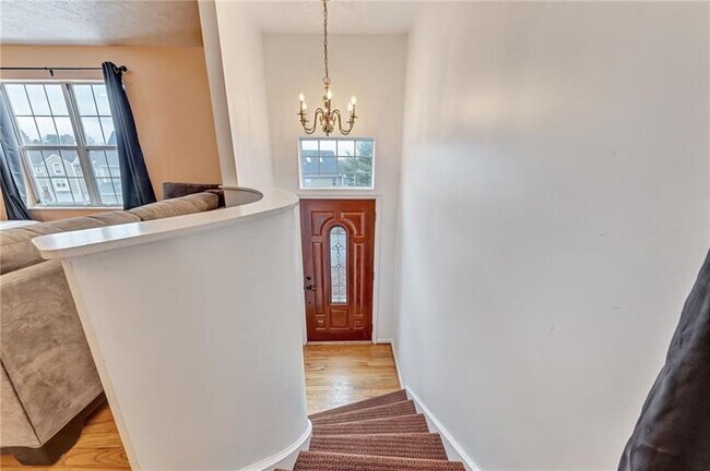 Foto del edificio - 2738 Meadowcrest Ct
