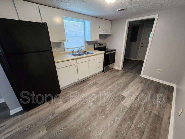 Building Photo - 3112 Dean Ave