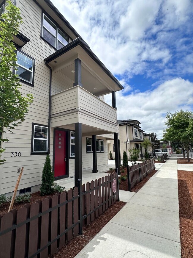 Foto del edificio - 4 Bedroom / 4 bath New Townhome. Every bedroom is its own Master Suite with your own full bathroo...