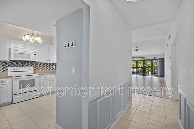 Building Photo - 15350 Moonraker Ct