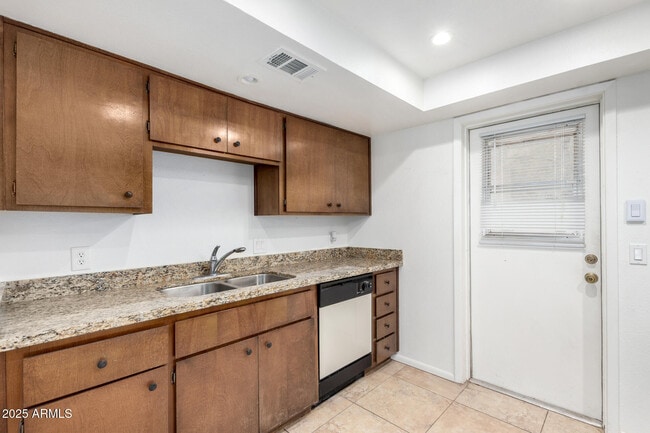 Building Photo - 1265 N La Montana Dr