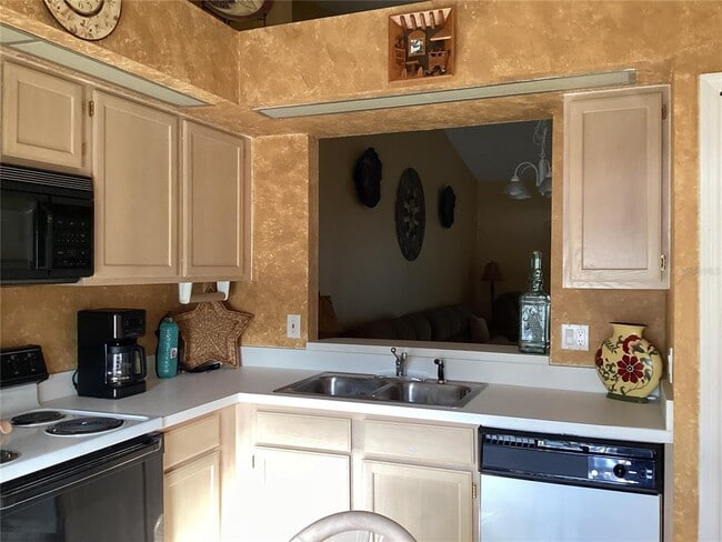 Building Photo - 13931 Timberland Dr