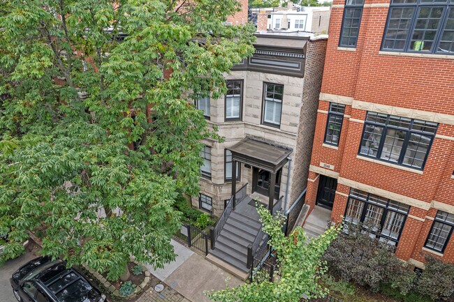 Foto del edificio - 2044 N Sheffield Ave