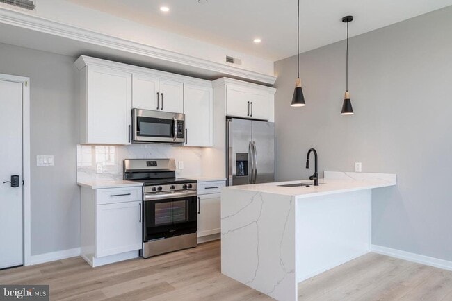 Building Photo - 2401 Washington Ave