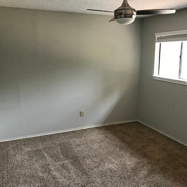 Building Photo - 4503 Smooth Oak Dr