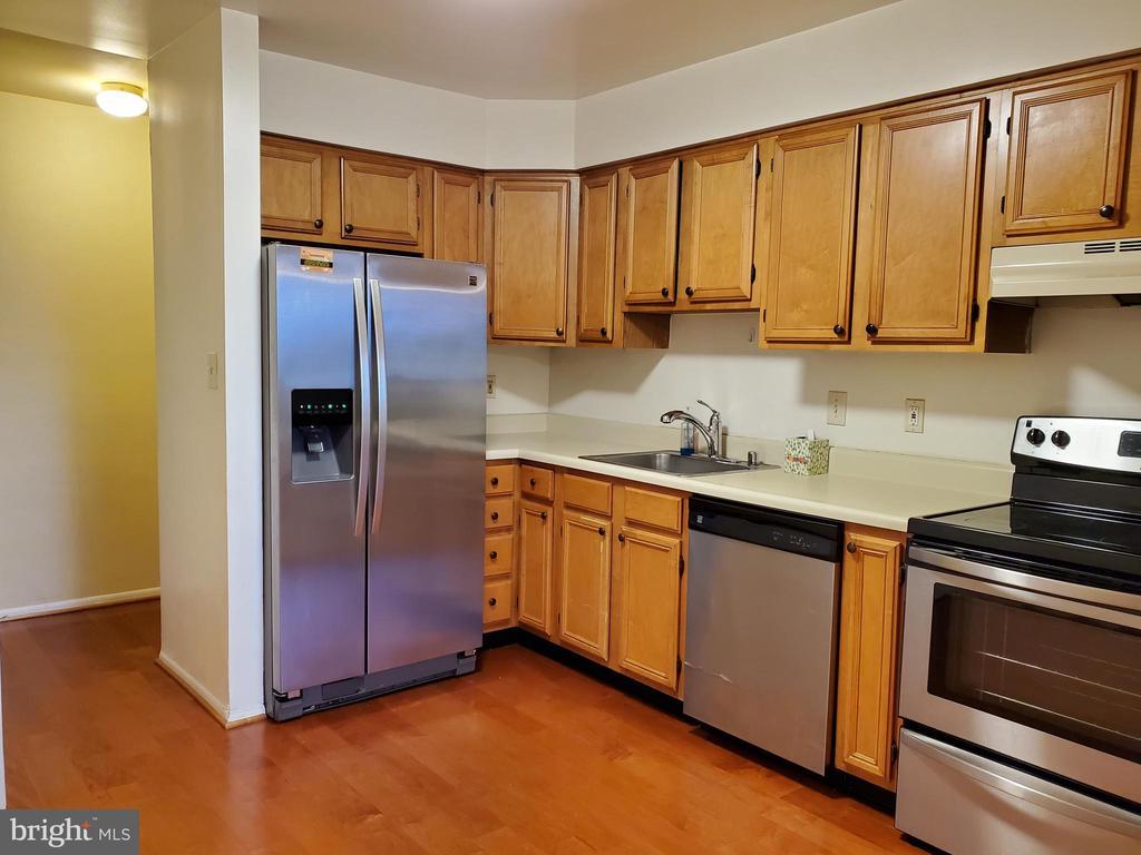 Foto principal - 1002 Spring Gate Rd