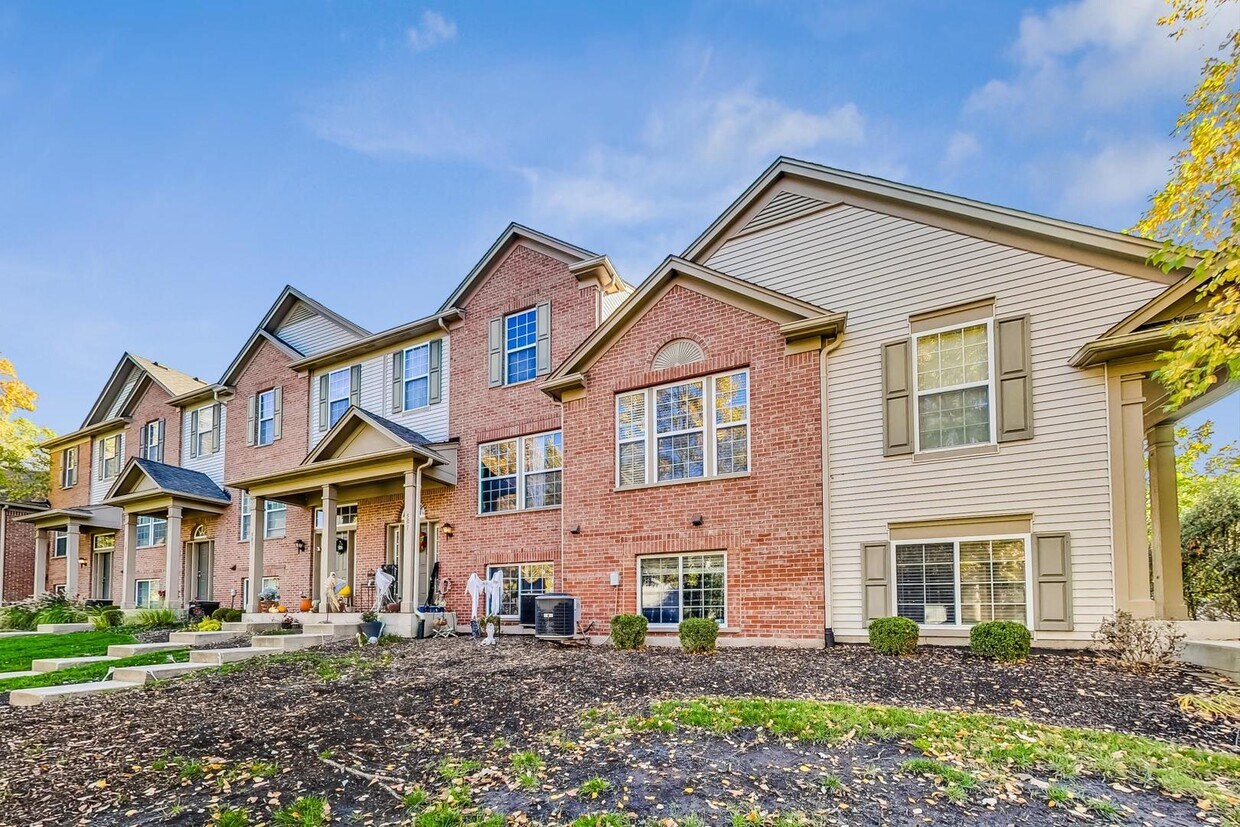 499 Conservatory Ln, Aurora, IL 60502 Townhome Rentals in Aurora IL