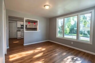 Building Photo - 831 Avenue C