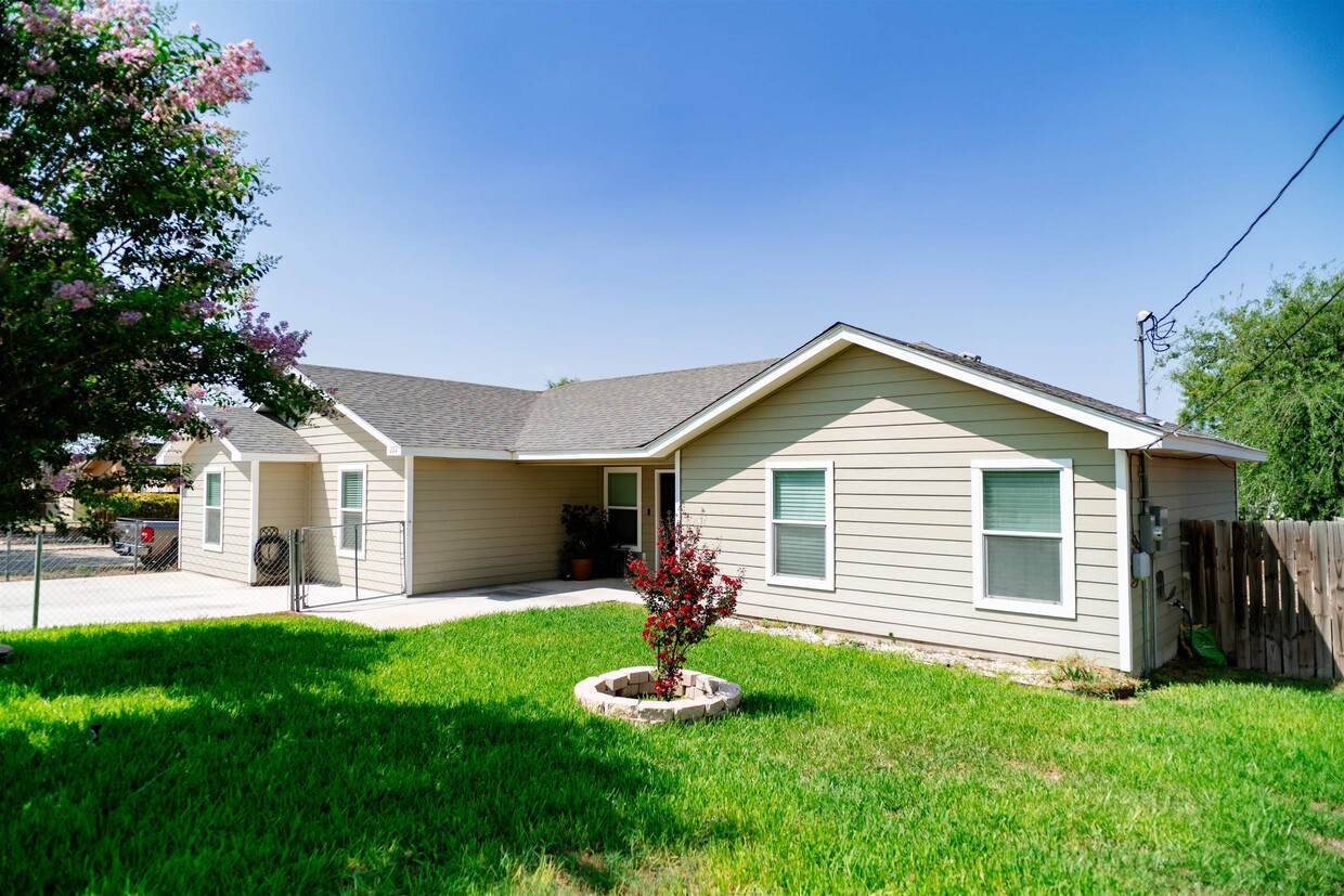 Primary Photo - 222 El Dorado - RENTAL St