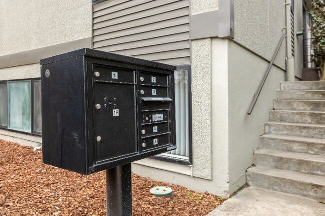 Foto del edificio - 9701 Woodlawn Ave N