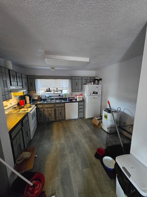 Primary Photo - 260 W Park Dr