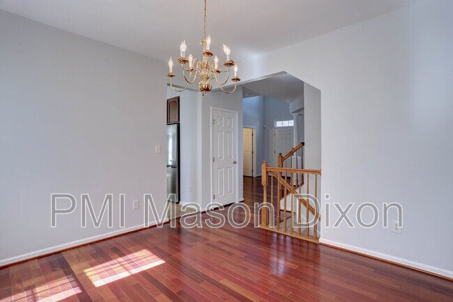 Foto del edificio - 7232 Lyndsey Way